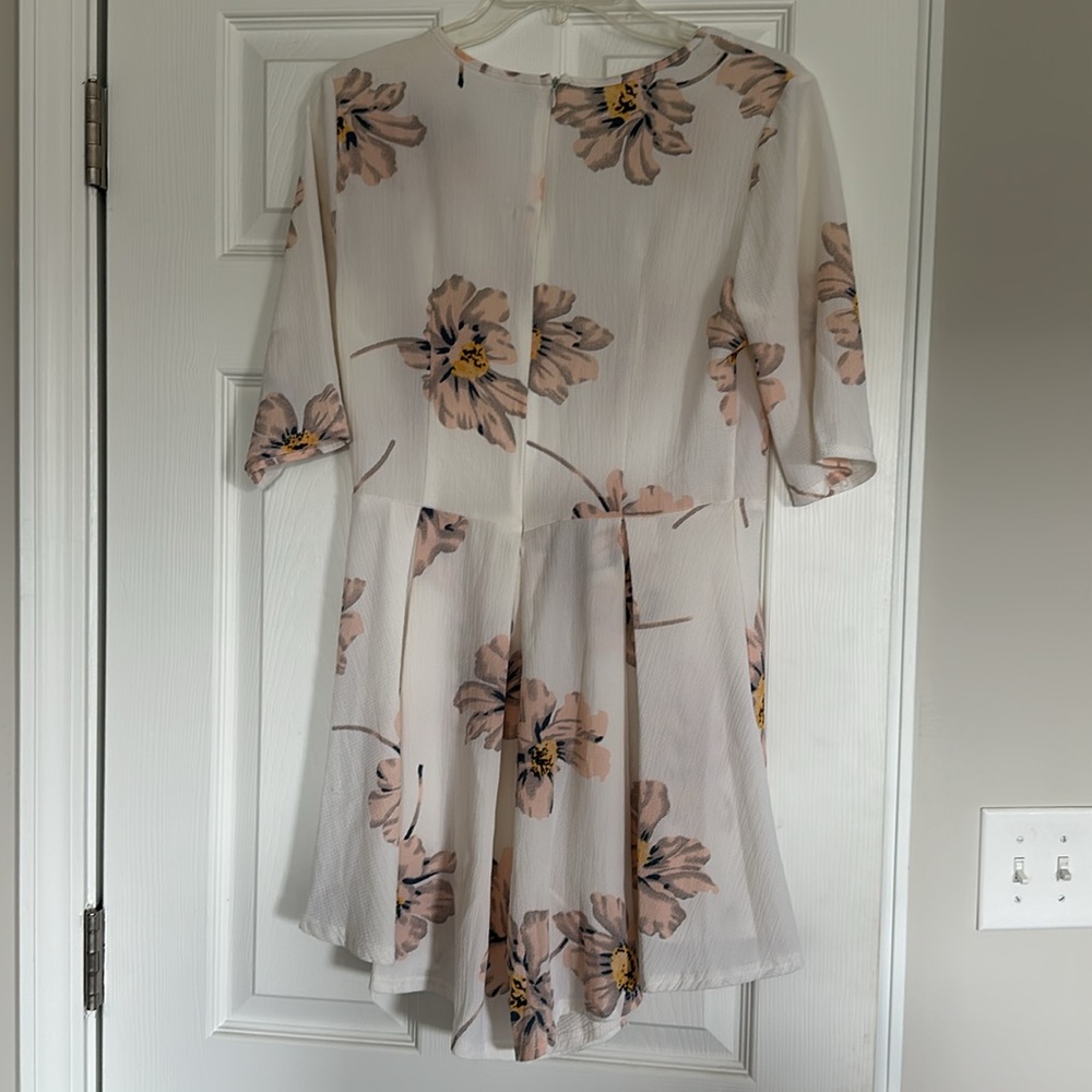 Ivory romper - Picture 3 of 3